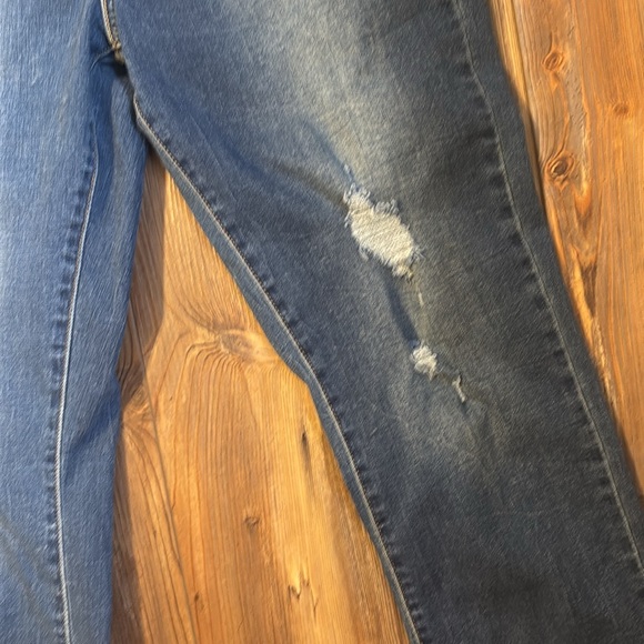 Levi's Women's Jeans- 724 High Rise Straight - Picture 3 of 4